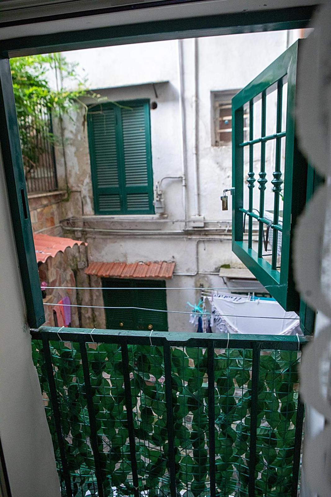 La Casetta Dei Miracoli Napoli Bagian luar foto